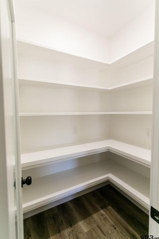 21053 County Road 26, Tyler, TX 75705