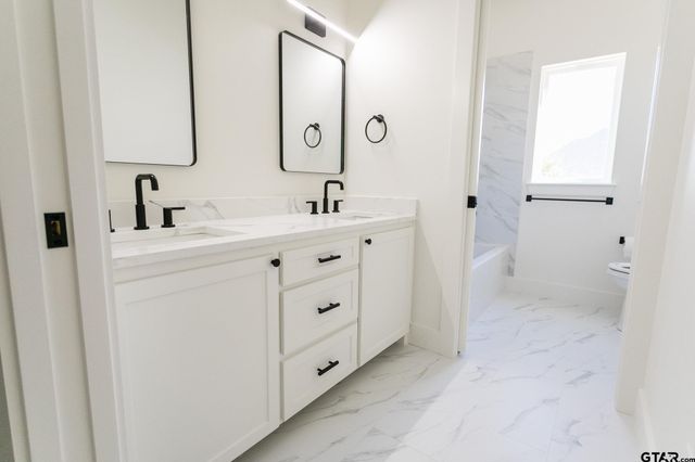 21053 County Road 26, Tyler, TX 75705