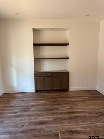 21053 County Road 26, Tyler, TX 75705