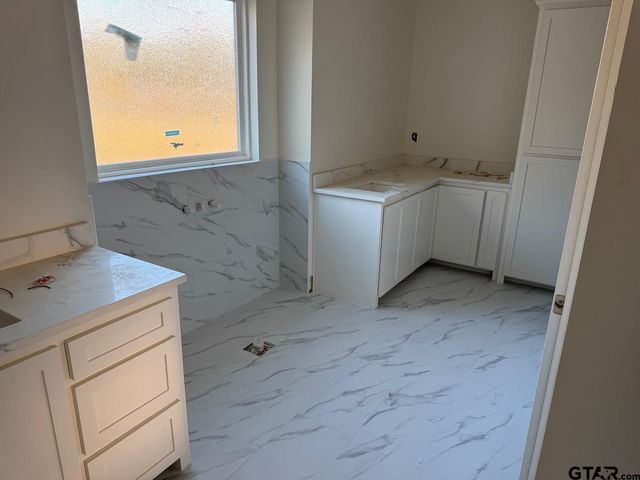 21053 County Road 26, Tyler, TX 75705