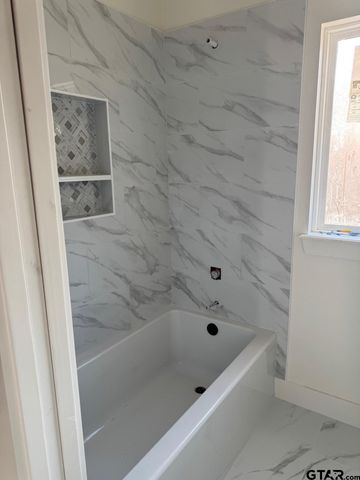 21053 County Road 26, Tyler, TX 75705