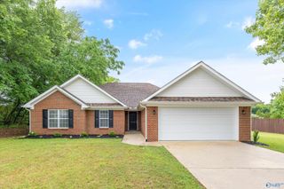 128 Honeycutt Road, Hazel Green, AL 35750