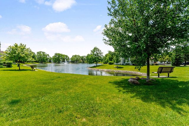 7833 Darien Lake Drive, Darien, IL 60561