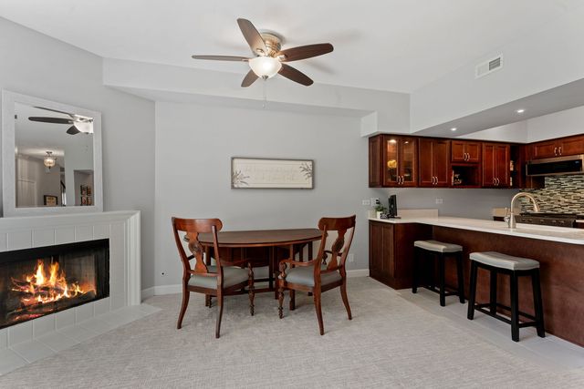 7833 Darien Lake Drive, Darien, IL 60561