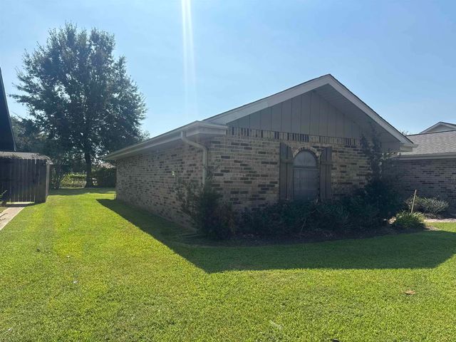 124 Belle Helene St, Thibodaux, LA 70301