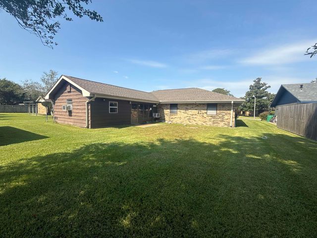 124 Belle Helene St, Thibodaux, LA 70301