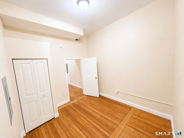 105 Bank Street 2D, Waterbury, CT 06702