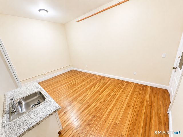 105 Bank Street 2D, Waterbury, CT 06702