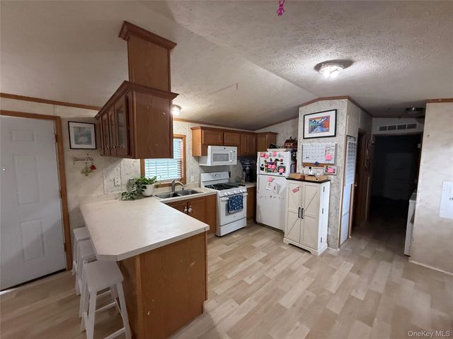 424 Sandgate Drive, New Windsor, NY 12553