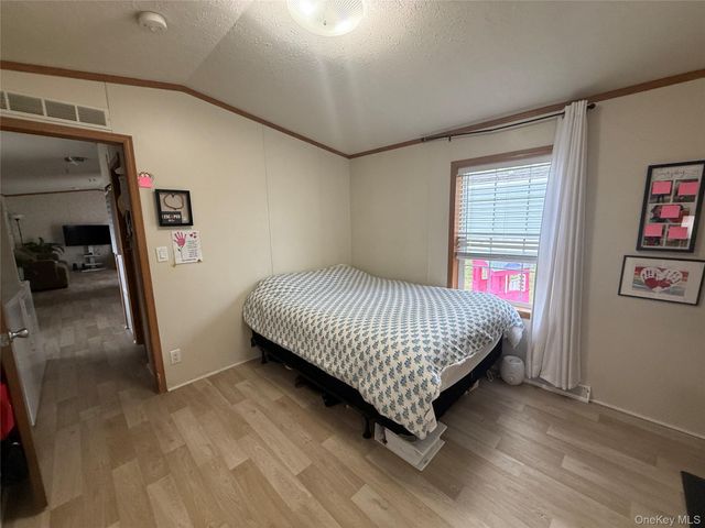 424 Sandgate Drive, New Windsor, NY 12553