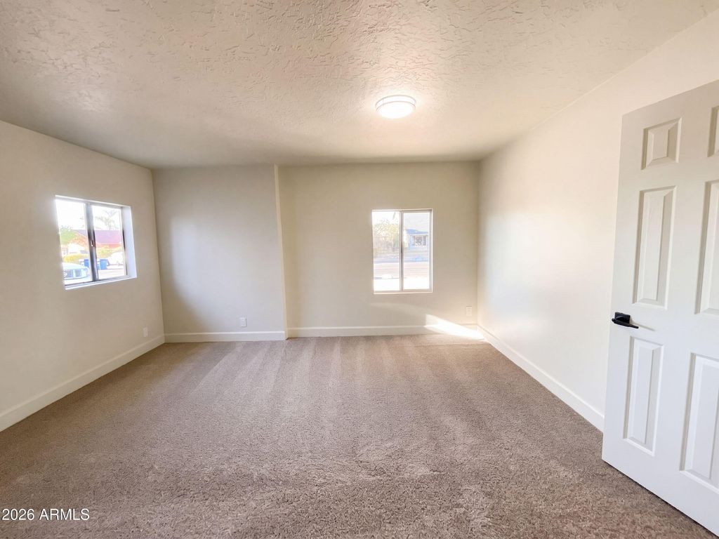 4253 E VINEYARD Road, Phoenix, AZ 85042 — photo 4