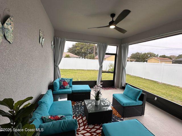 1230 Island Avenue NW, Palm Bay, FL 32907