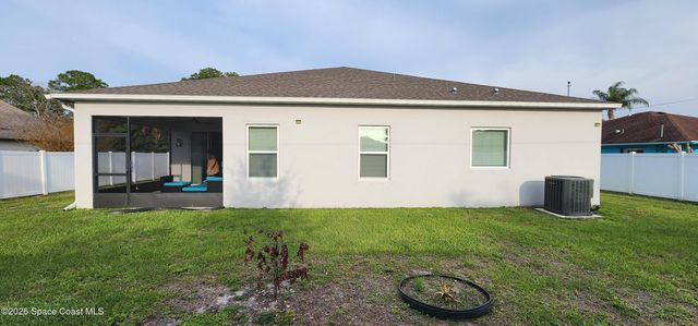 1230 Island Avenue NW, Palm Bay, FL 32907