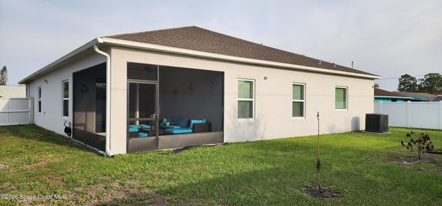 1230 Island Avenue NW, Palm Bay, FL 32907