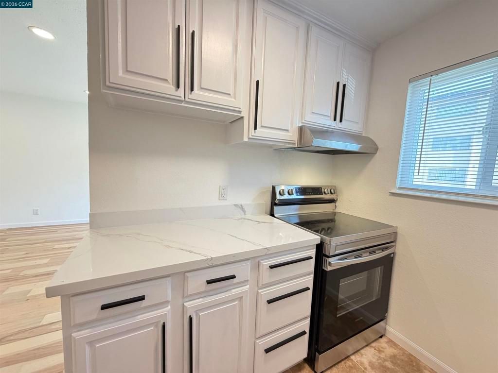 Image 17 of property listing at 10 Moss Ave 15, Oakland, CA 94610