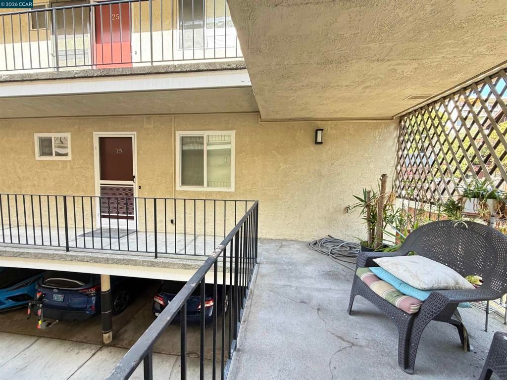 Image 29 of property listing at 10 Moss Ave 15, Oakland, CA 94610