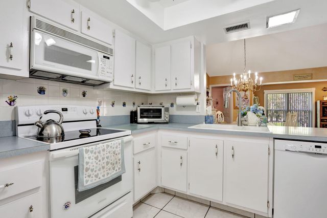 2077 SW 15th Place, Deerfield Beach, FL 33442