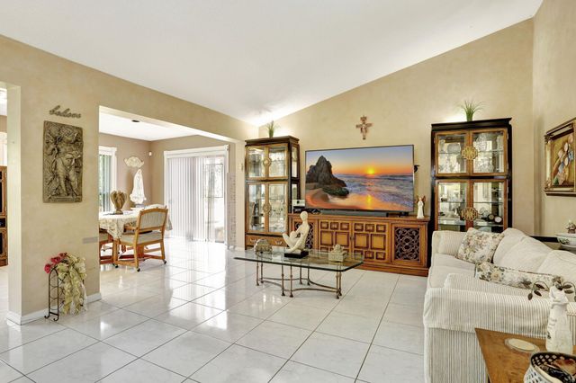 2077 SW 15th Place, Deerfield Beach, FL 33442