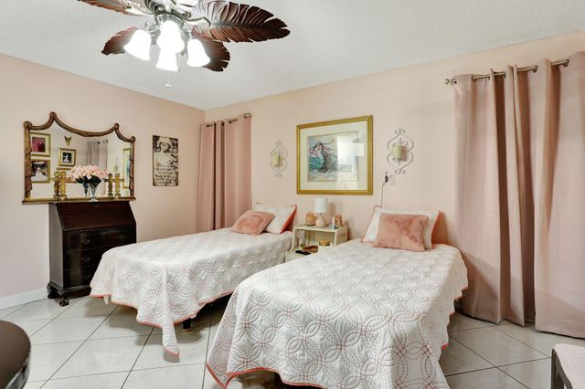 2077 SW 15th Place, Deerfield Beach, FL 33442