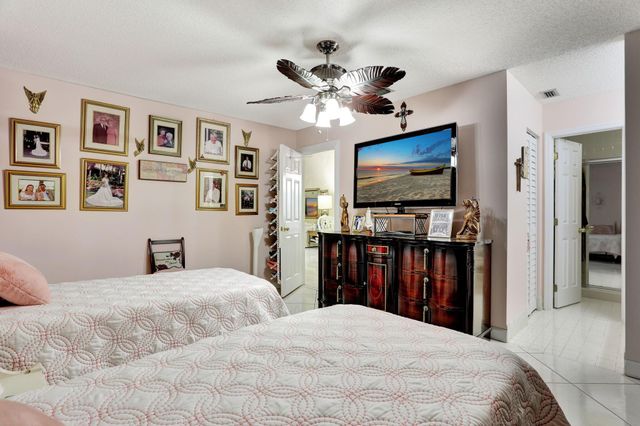 2077 SW 15th Place, Deerfield Beach, FL 33442