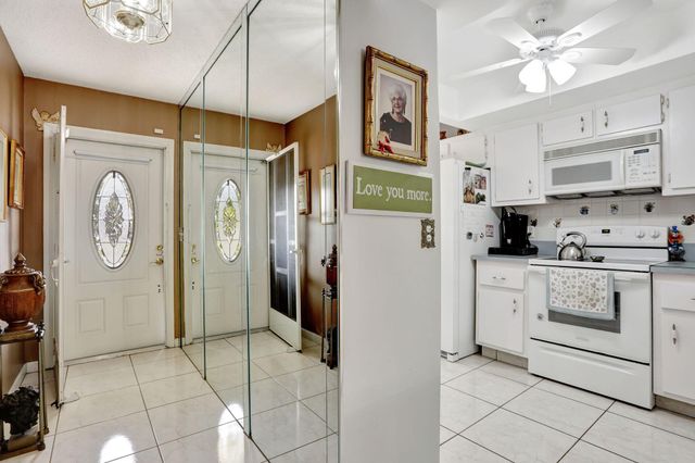2077 SW 15th Place, Deerfield Beach, FL 33442