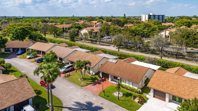 2077 SW 15th Place, Deerfield Beach, FL 33442