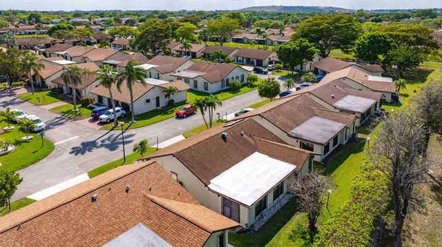 2077 SW 15th Place, Deerfield Beach, FL 33442