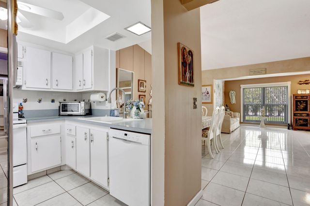 2077 SW 15th Place, Deerfield Beach, FL 33442