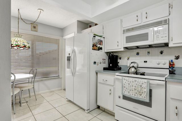 2077 SW 15th Place, Deerfield Beach, FL 33442