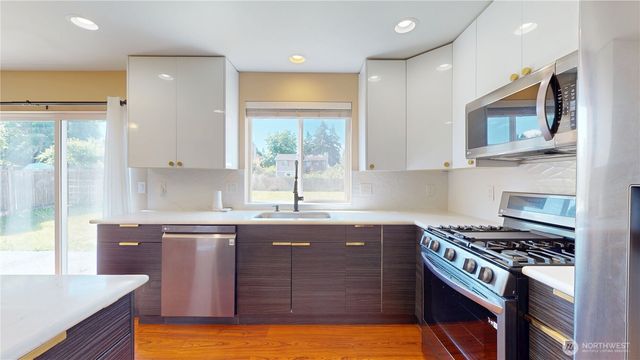 1720 S 85th Street Court, Tacoma, WA 98444
