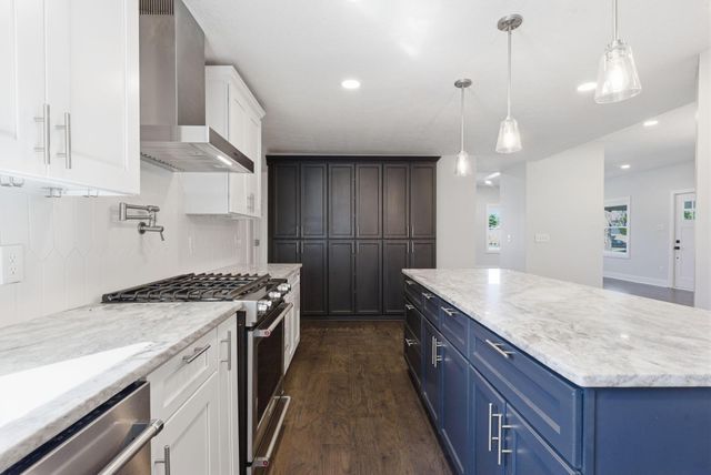 667 E College Avenue, Westerville, OH 43081