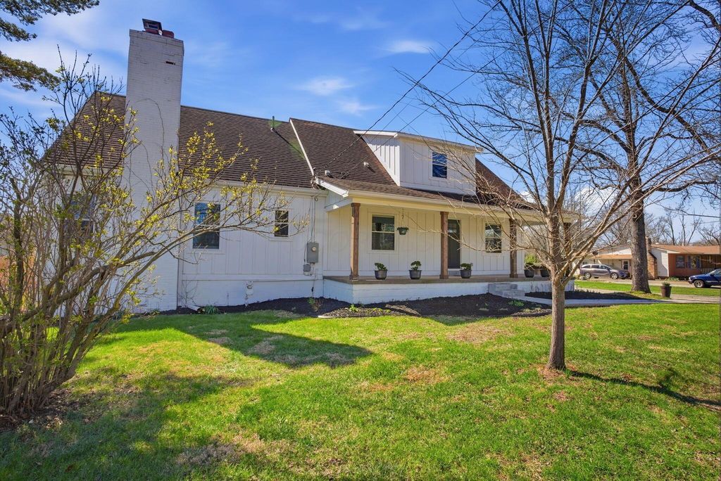 667 E College Avenue, Westerville, OH 43081