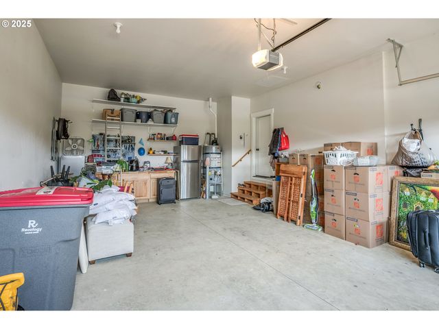 1190 Se BUGLE Ave, Warrenton, OR 97146