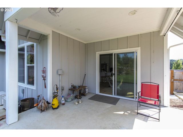 1190 Se BUGLE Ave, Warrenton, OR 97146