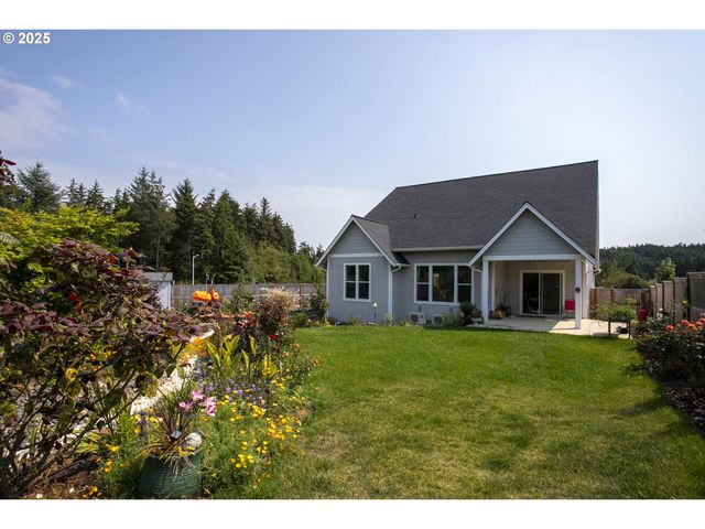 1190 Se BUGLE Ave, Warrenton, OR 97146