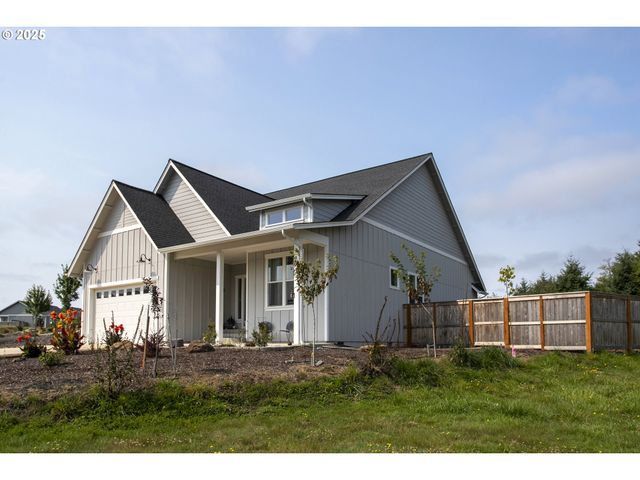 1190 Se BUGLE Ave, Warrenton, OR 97146