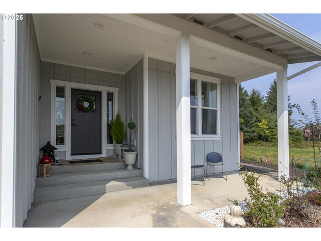 1190 Se BUGLE Ave, Warrenton, OR 97146