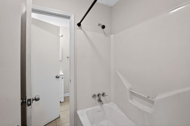 4725 LOFTS RD, Memphis, TN 38118