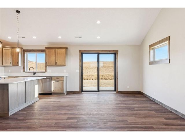 466 Coyote Way, New Richmond, WI 54017