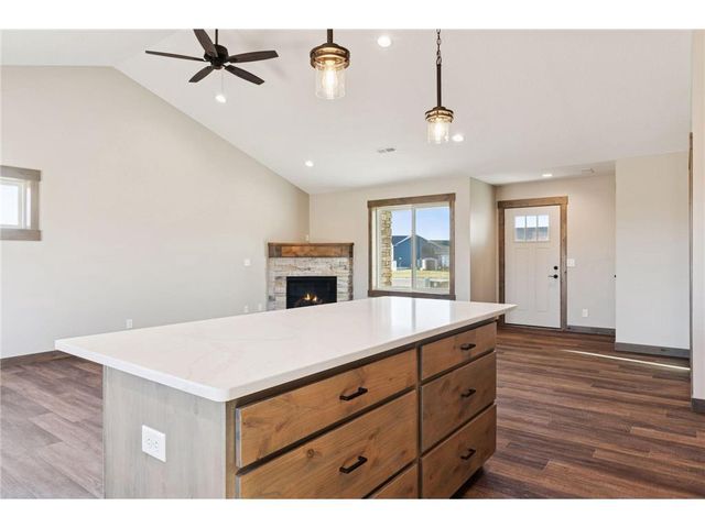 466 Coyote Way, New Richmond, WI 54017