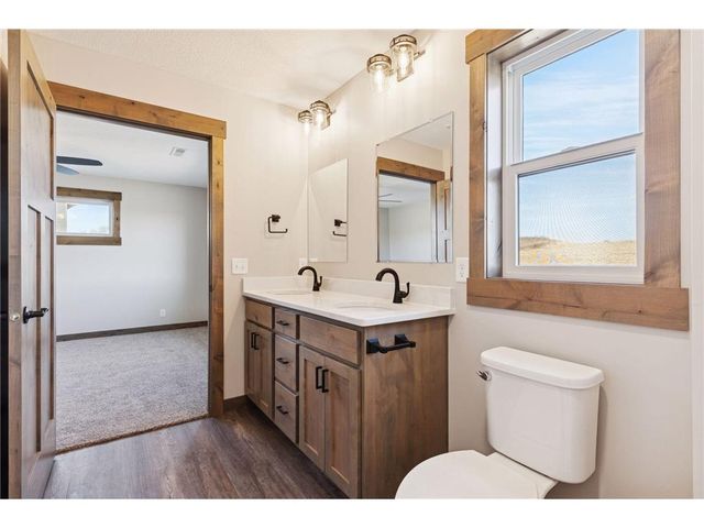 466 Coyote Way, New Richmond, WI 54017