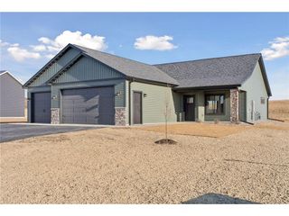 466 Coyote Way, New Richmond, WI 54017