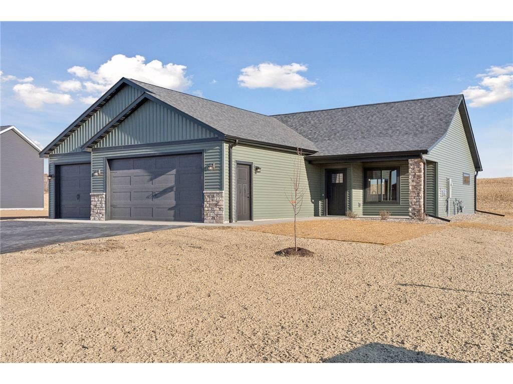 466 Coyote Way, New Richmond, WI 54017