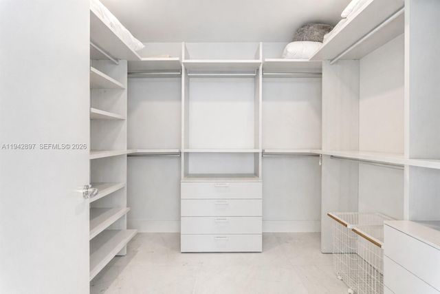 16901 Collins Ave 1605, Sunny Isles Beach, FL 33160