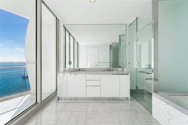 16901 Collins Ave 1605, Sunny Isles Beach, FL 33160