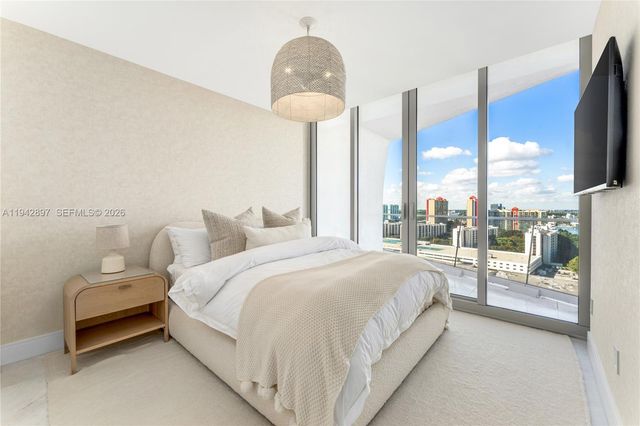 16901 Collins Ave 1605, Sunny Isles Beach, FL 33160