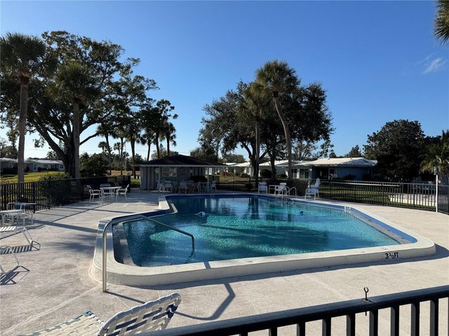 3318 VILLAGE GREEN DRIVE 823, Sarasota, FL 34239
