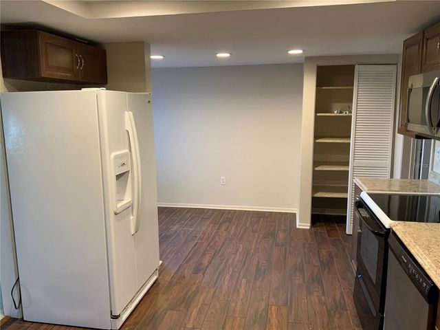 3318 VILLAGE GREEN DRIVE 823, Sarasota, FL 34239