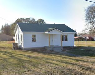 330 S Walnut St, Hohenwald, TN 38462