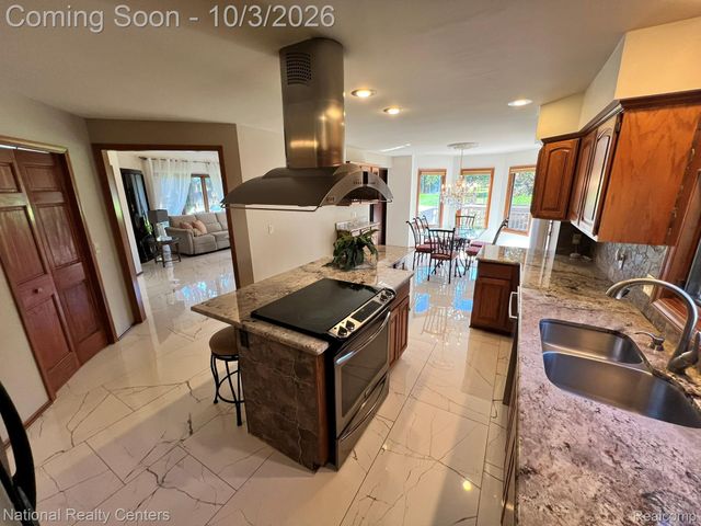 29839 Martell Court, Novi, MI 48377